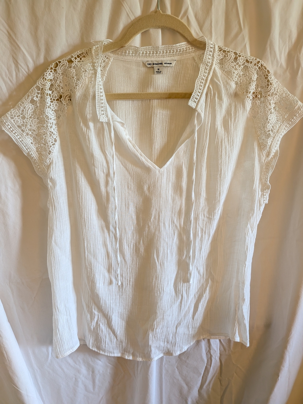 Zac & Rachel White V-Neck Lace-Shoulder Blouse